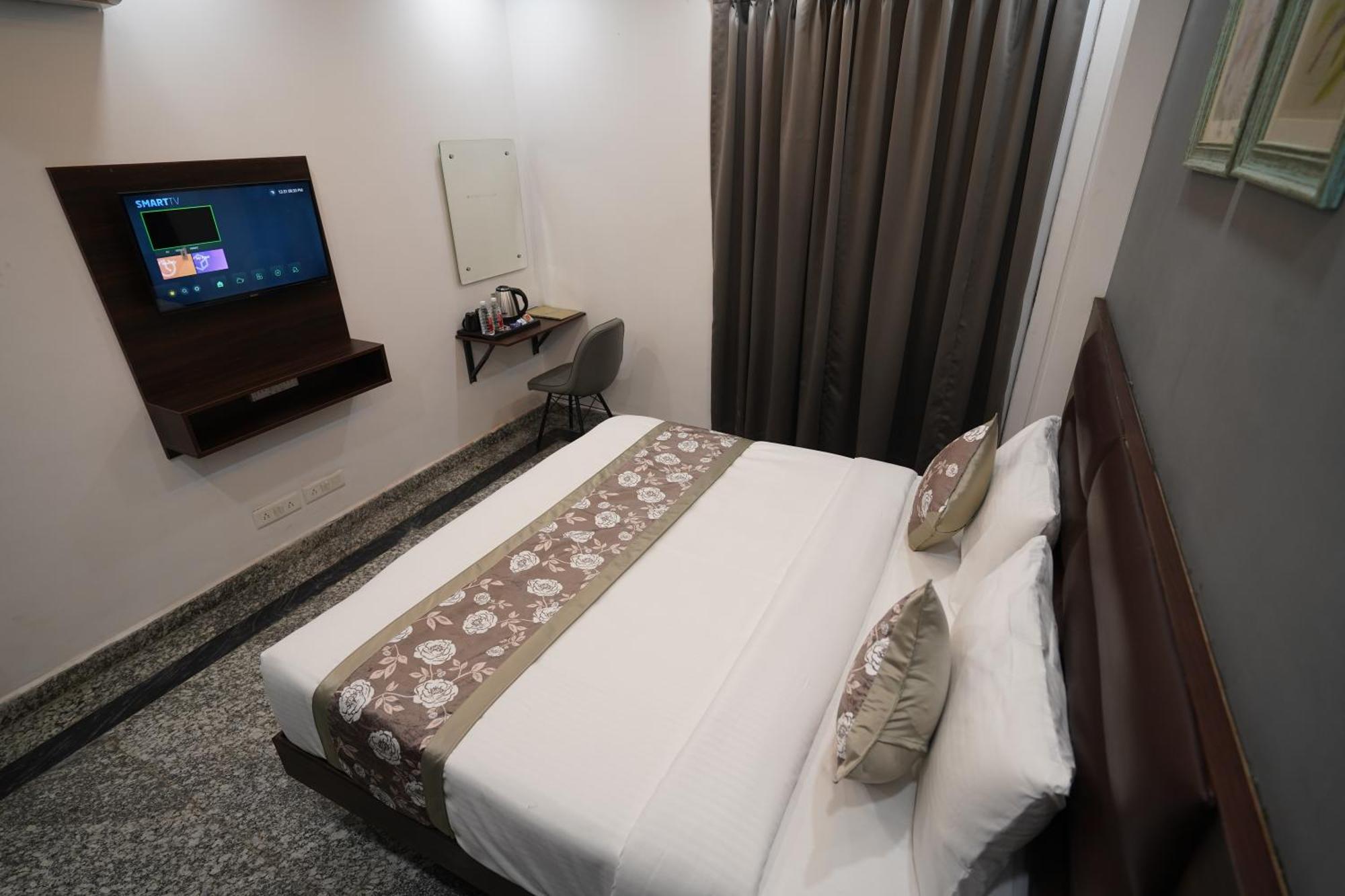 Posh Garden Inn Artemis Hospital Road Gurgaon Eksteriør bilde