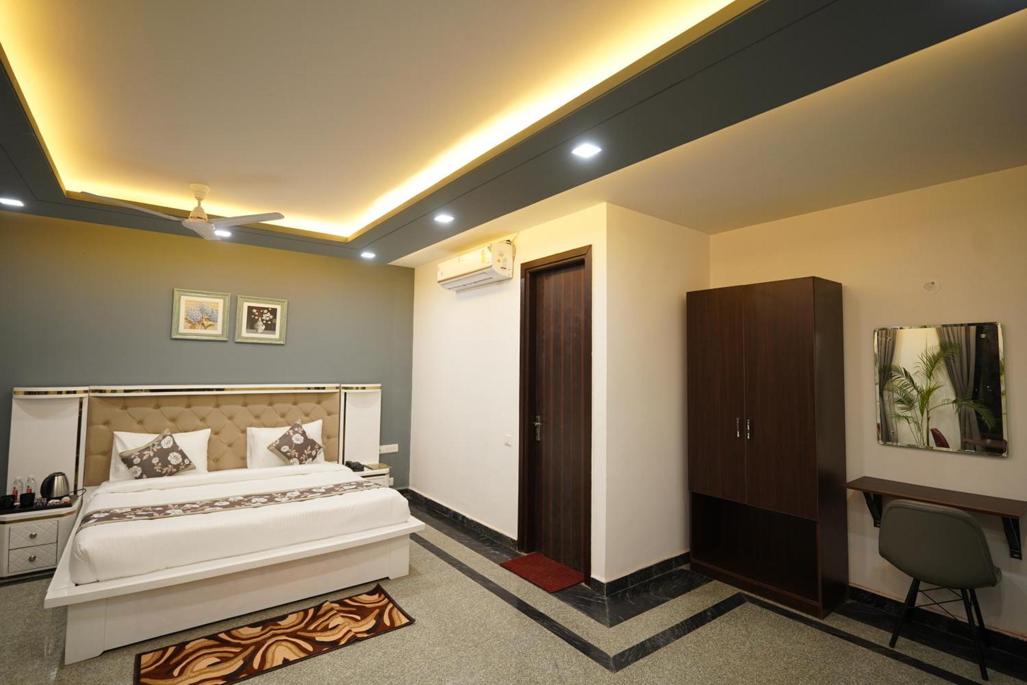 Posh Garden Inn Artemis Hospital Road Gurgaon Eksteriør bilde
