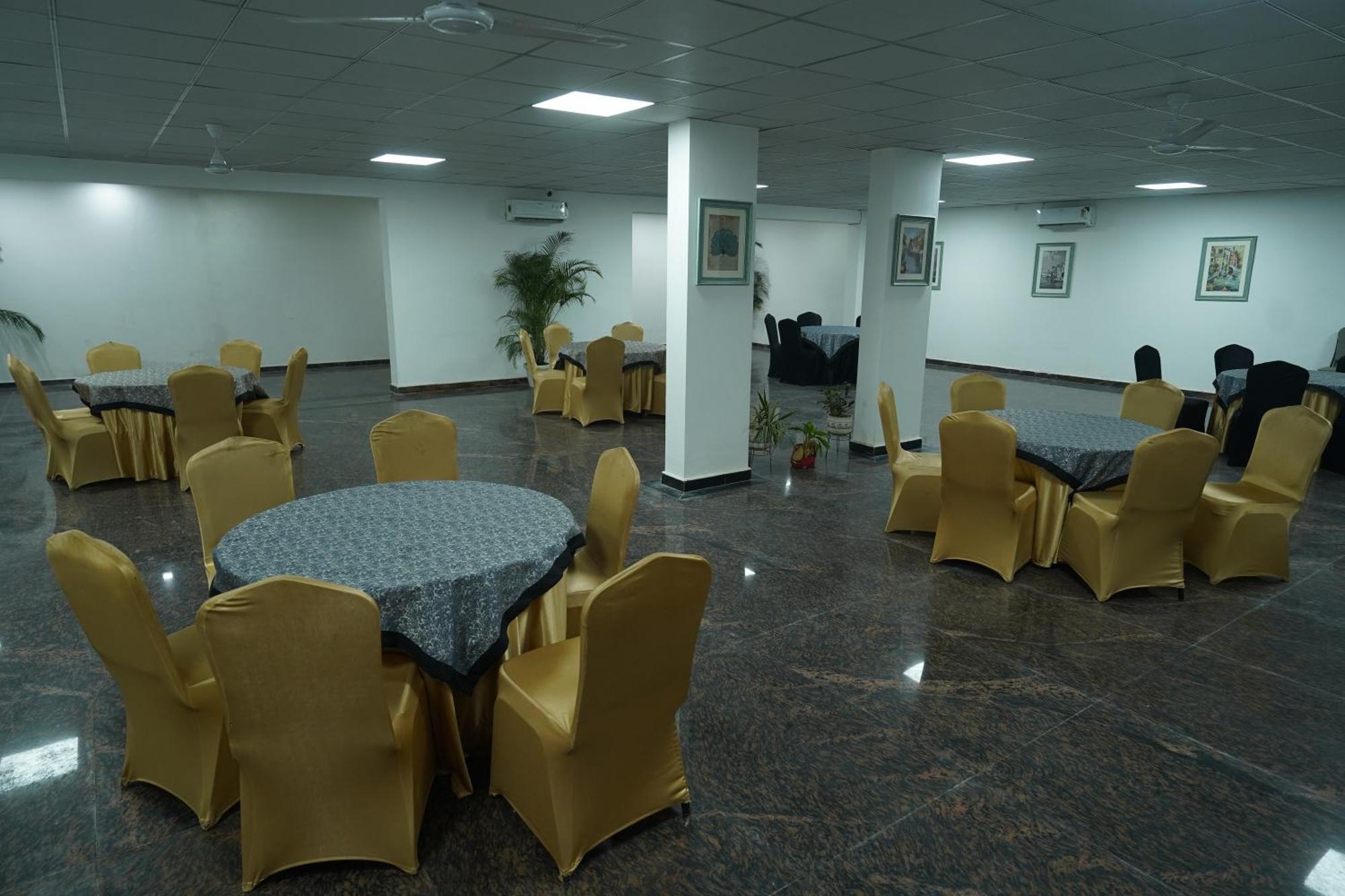 Posh Garden Inn Artemis Hospital Road Gurgaon Eksteriør bilde