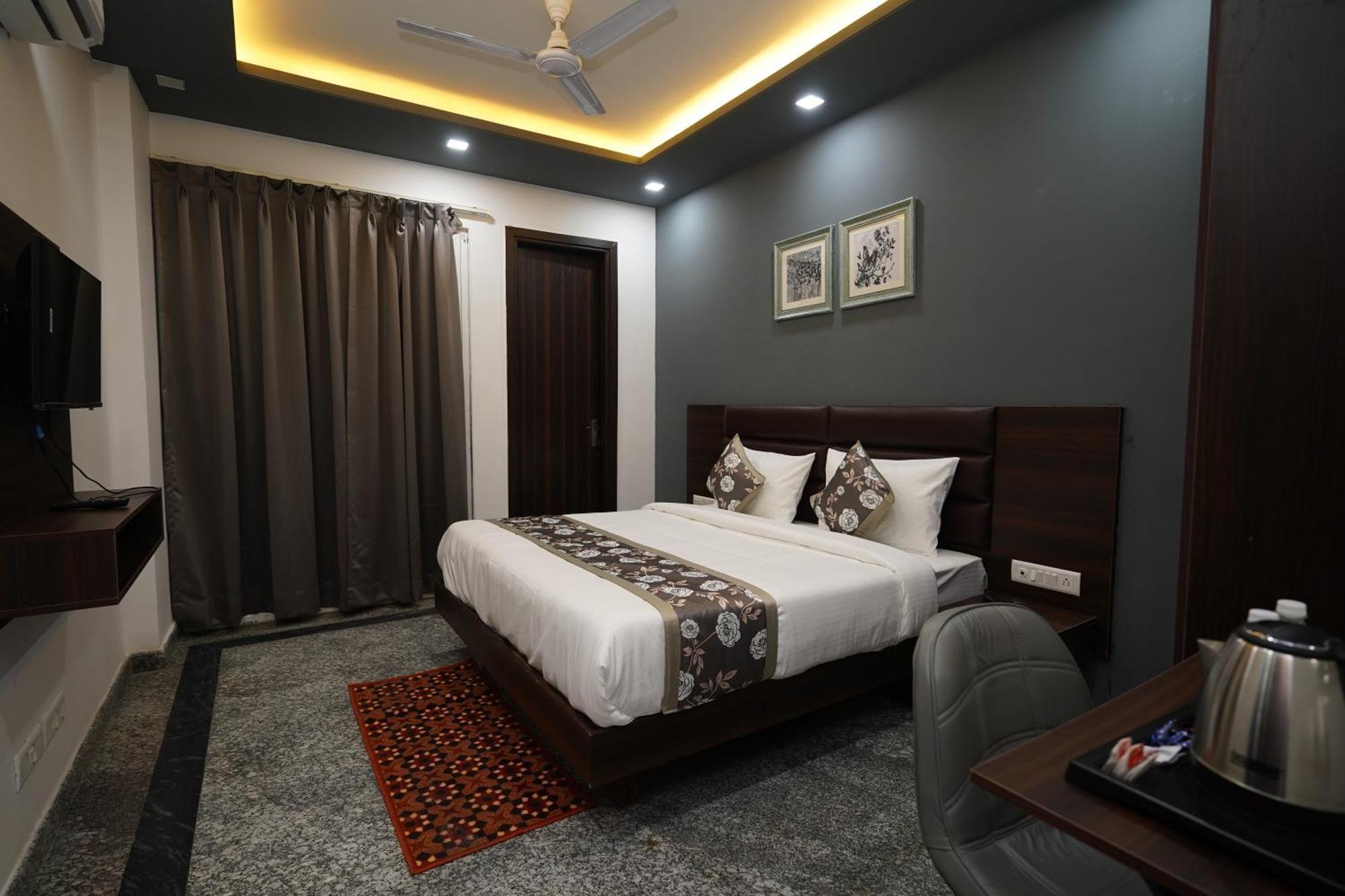 Posh Garden Inn Artemis Hospital Road Gurgaon Eksteriør bilde