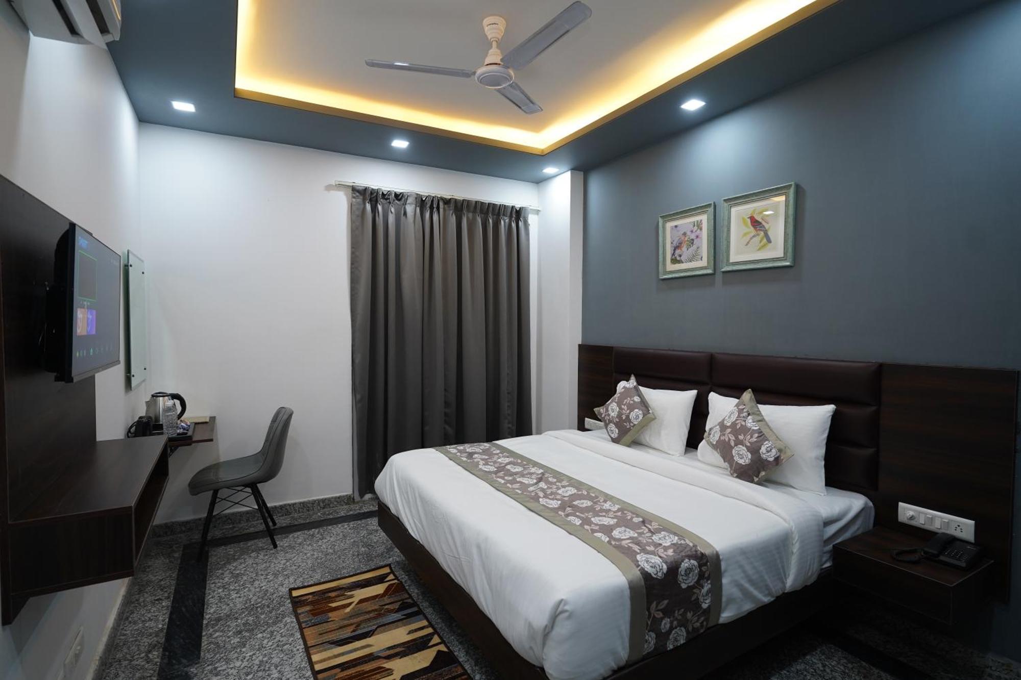 Posh Garden Inn Artemis Hospital Road Gurgaon Eksteriør bilde