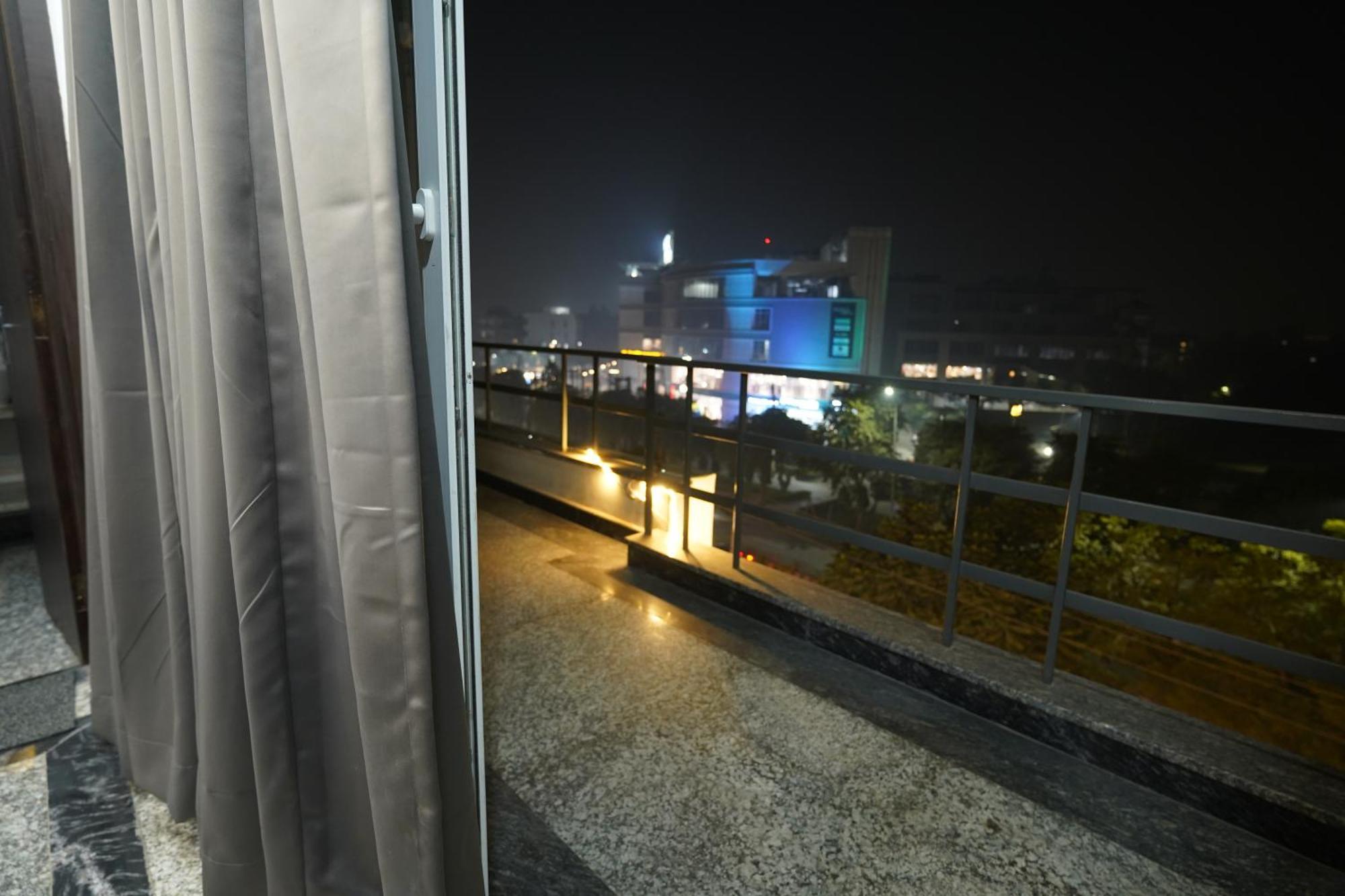 Posh Garden Inn Artemis Hospital Road Gurgaon Eksteriør bilde