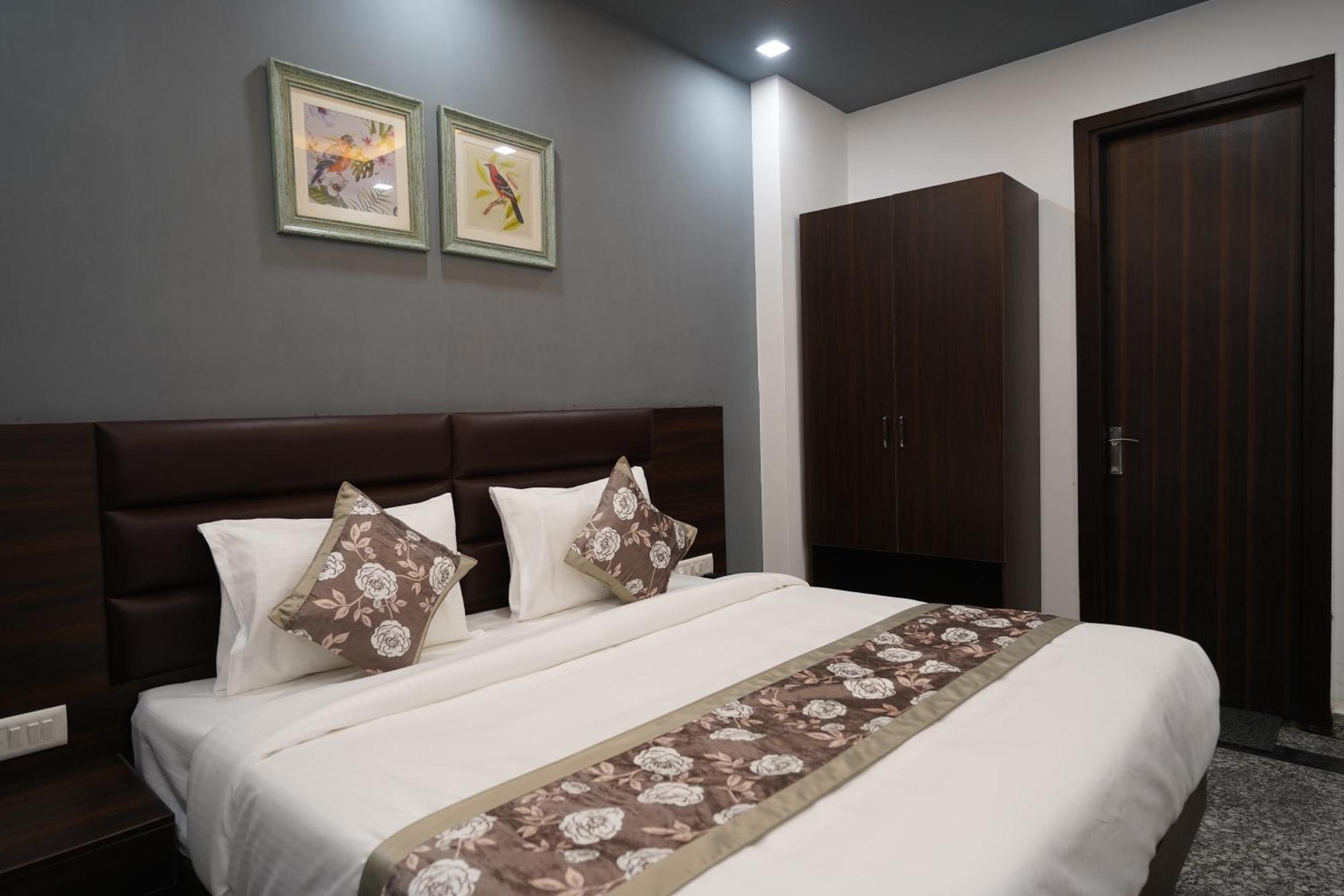Posh Garden Inn Artemis Hospital Road Gurgaon Eksteriør bilde