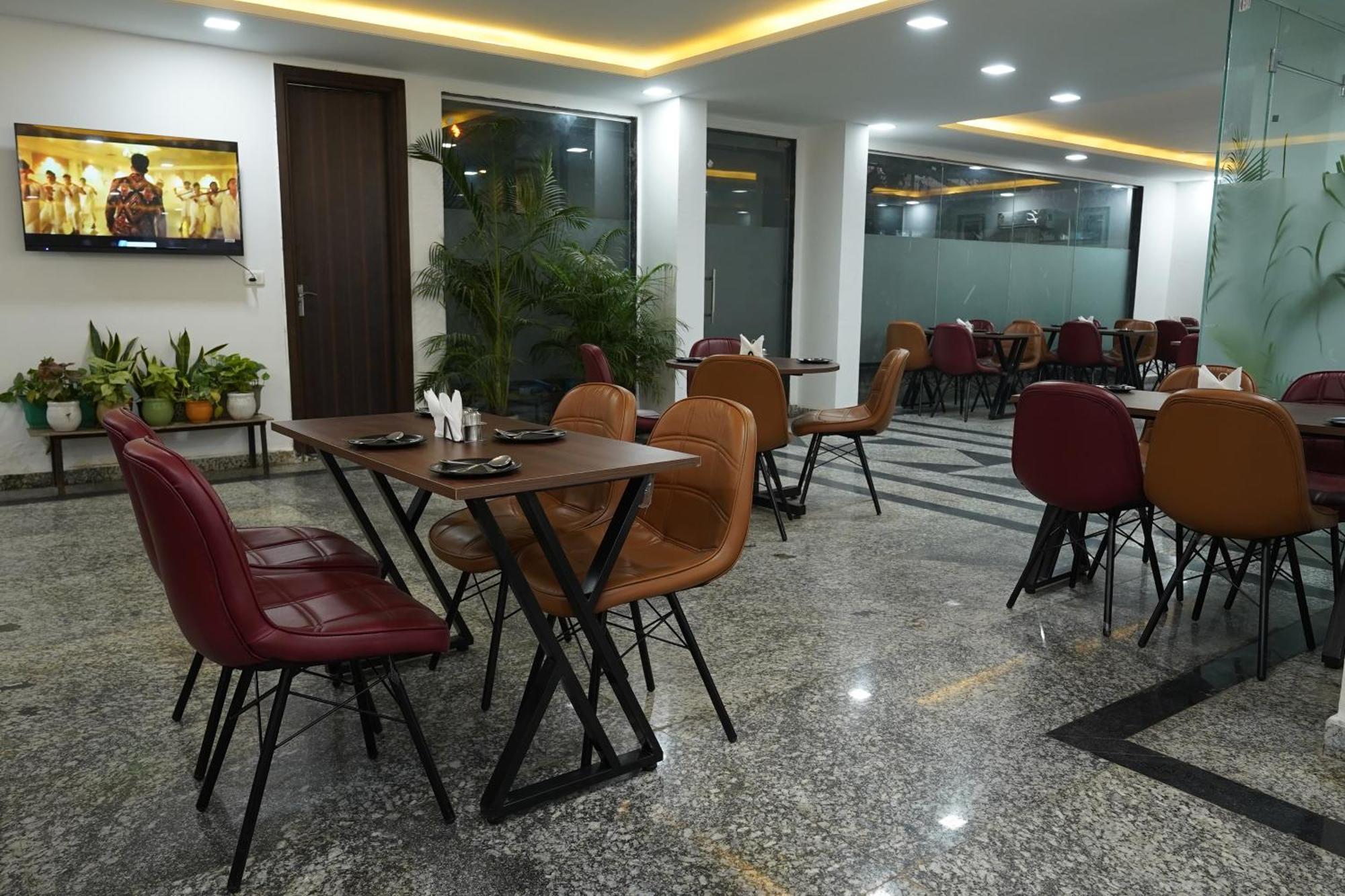 Posh Garden Inn Artemis Hospital Road Gurgaon Eksteriør bilde