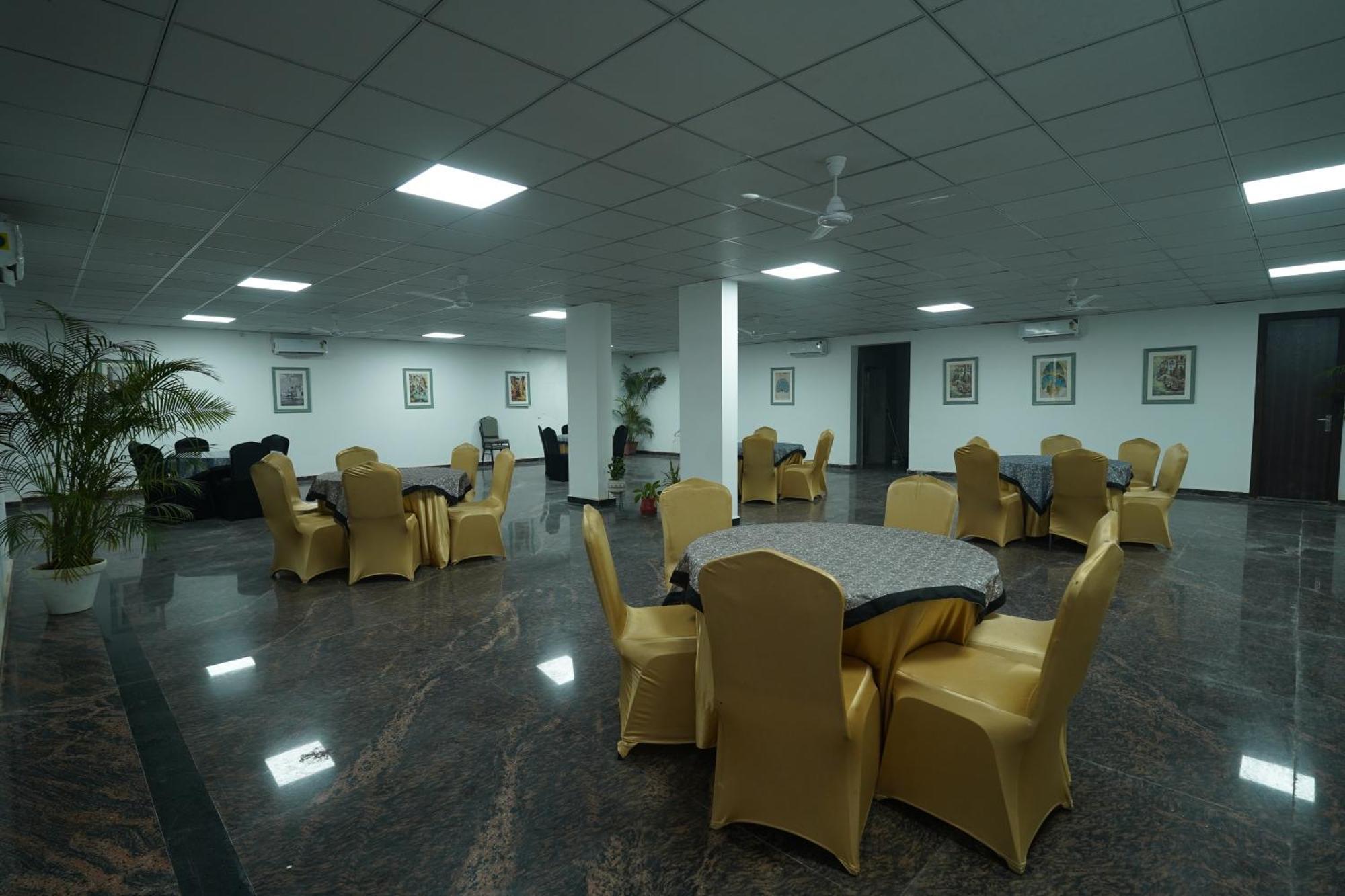 Posh Garden Inn Artemis Hospital Road Gurgaon Eksteriør bilde